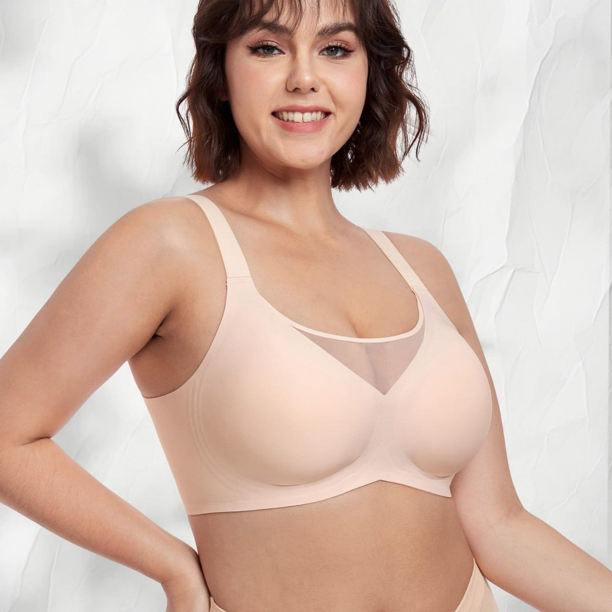 Smooth Line Wireless Minimizer Bra